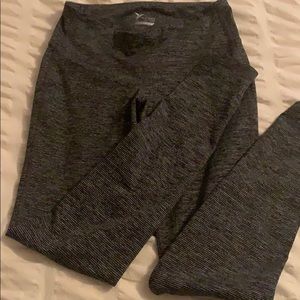 Old Navy active striped leggings.